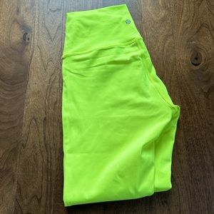 Lululemon wunder under Leggings, size 6, neon yellow